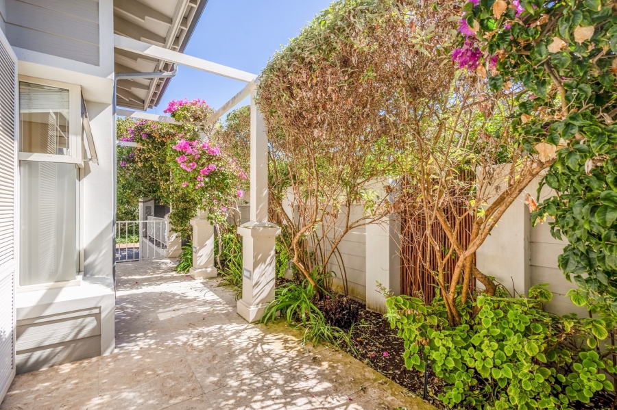 5 Bedroom Property for Sale in Whale Rock Beach Western Cape